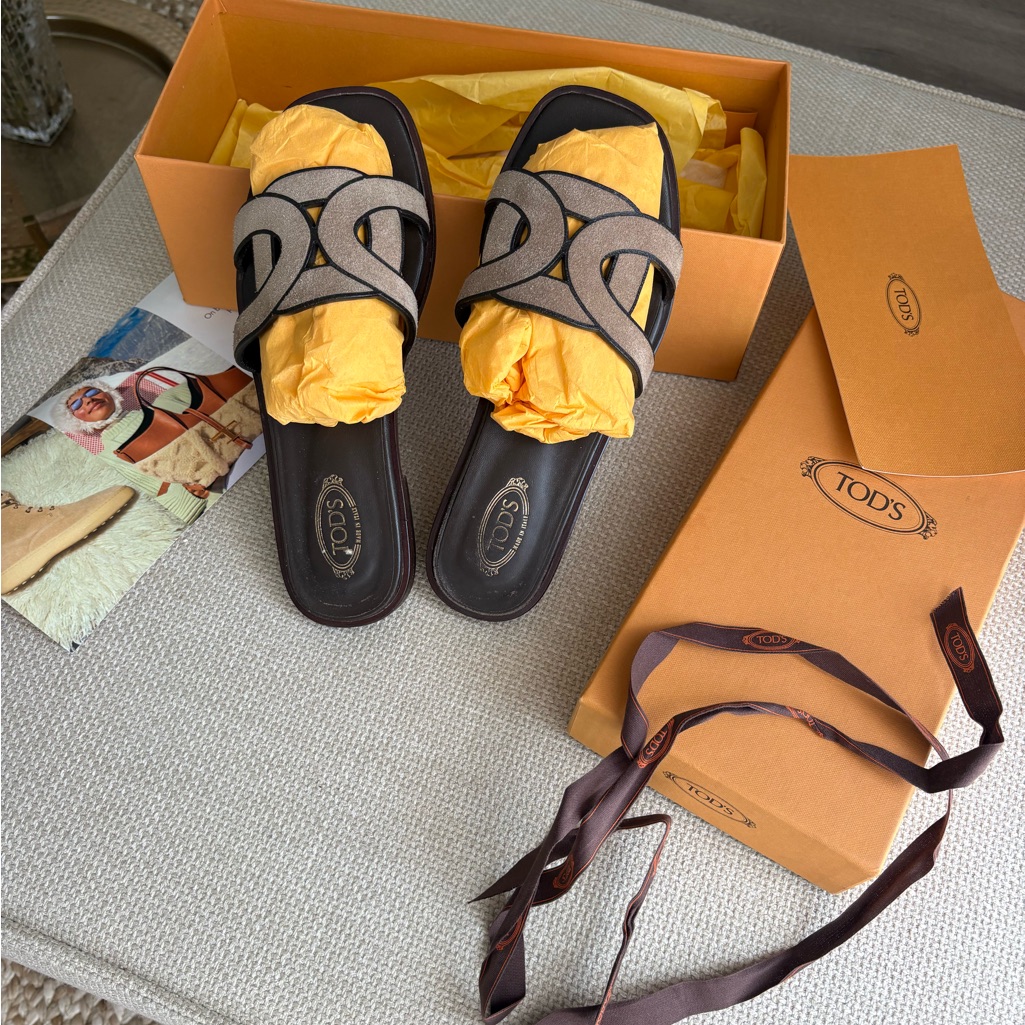 Tod's Black And Beige Leather Logo Slide Sandals